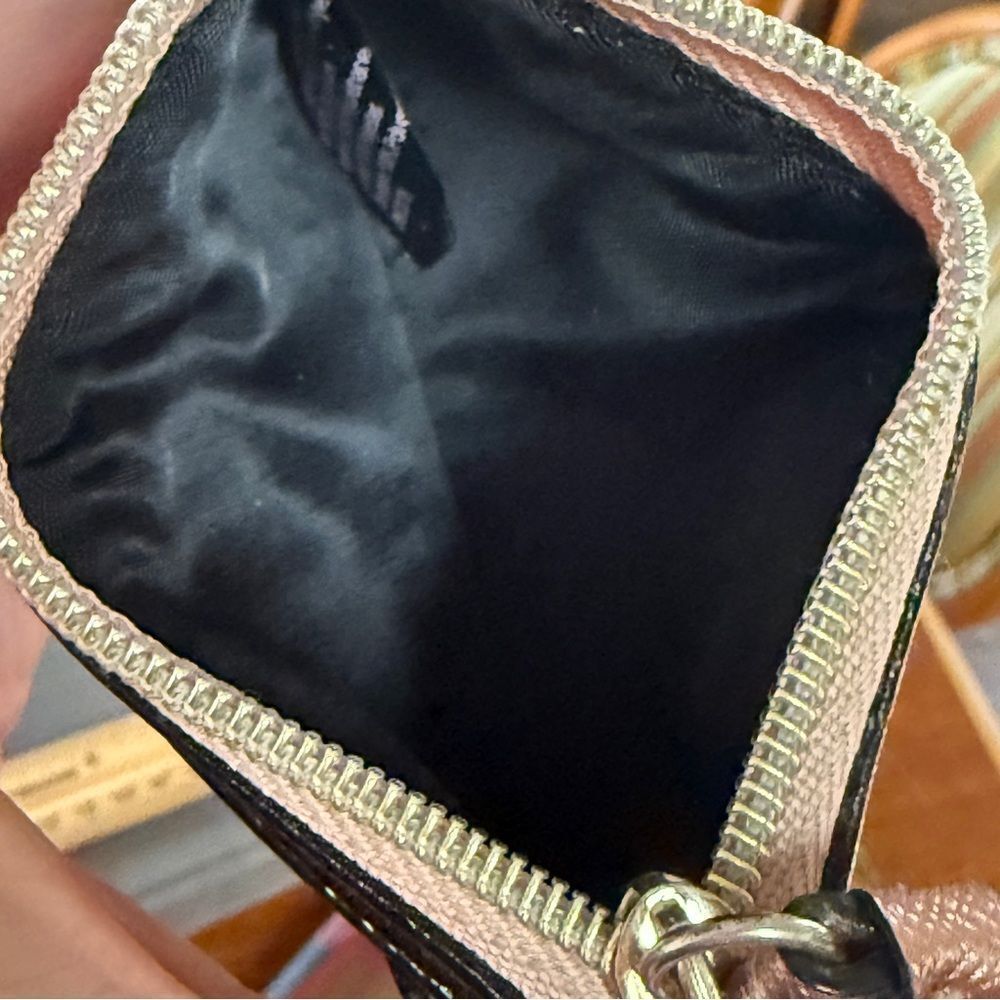 Victoria's Secret Metallic Rose Gold Wallet Card Holder Case With Heart Keychain - Picture 7 of 7